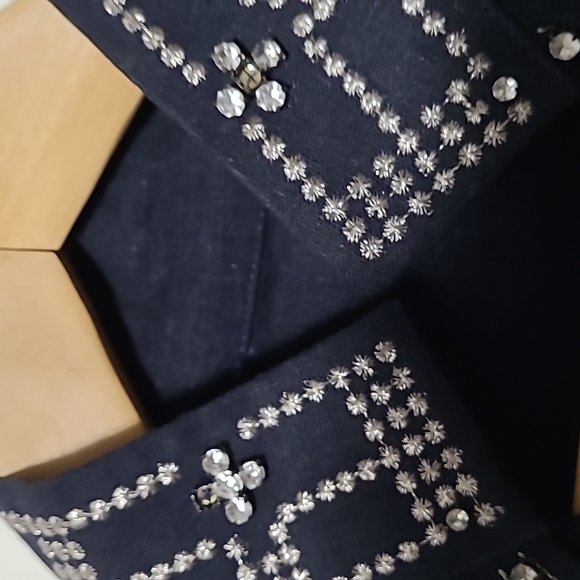 Embellished tunic style top - Picture 3 of 4